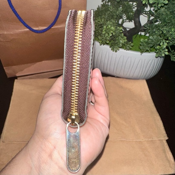 GUC Louis Vuitton monogram Vernis zip around wallet - Picture 4 of 14